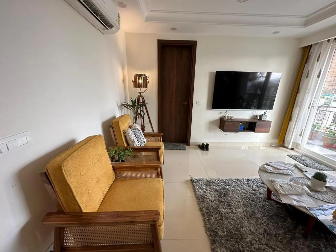 Vintage Room With Modern Amenities 구르가온 0*,
