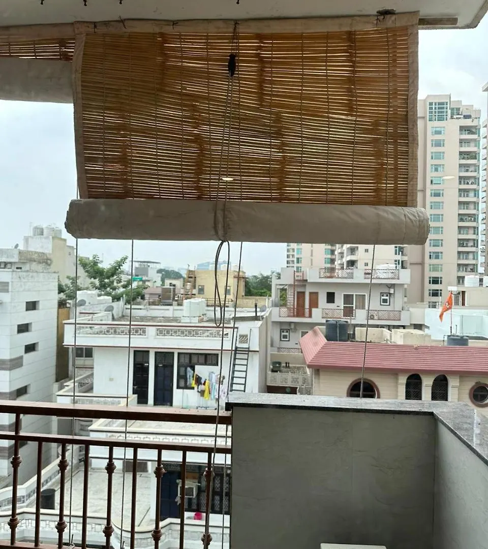 Vintage Room With Modern Amenities 구르가온 홈스테이