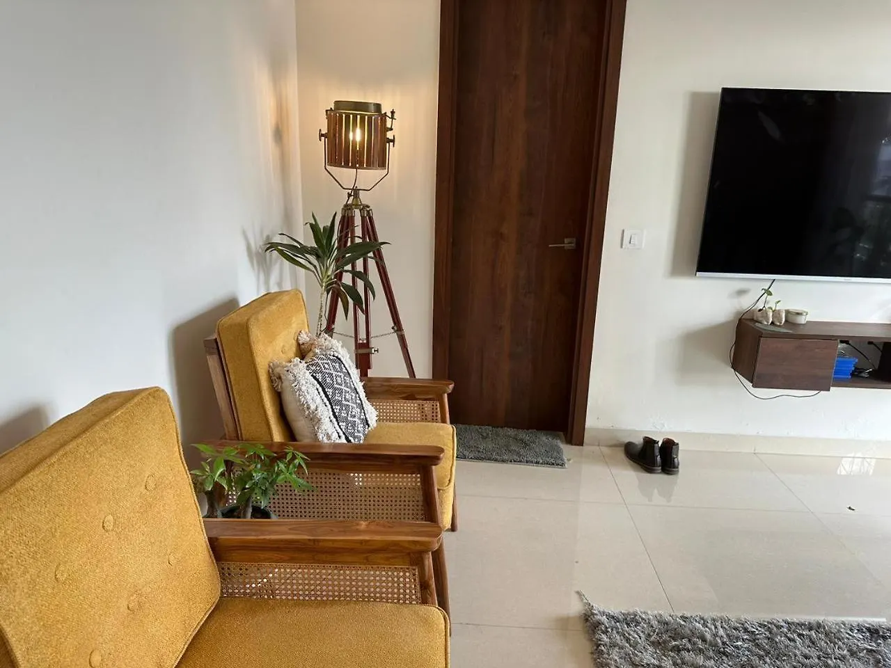 홈스테이 Vintage Room With Modern Amenities 구르가온